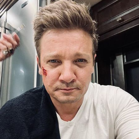 Jeremy Renner on the sets of Mayor of Kingstown
